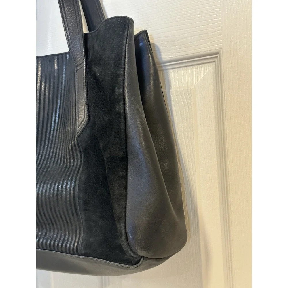 Vintage Courtenay Blk‎ Suede Leather Shoulder Bag